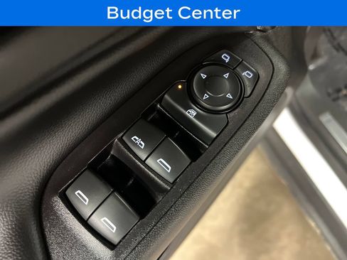Used 2018 Chevrolet Equinox Premier FWD image 15