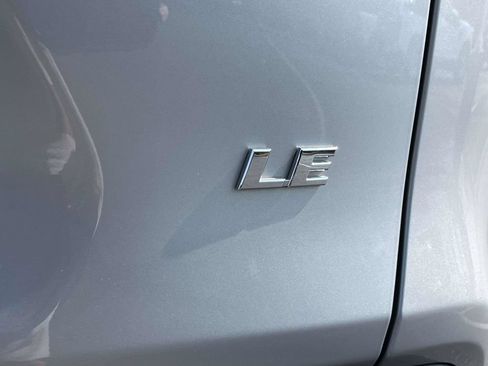 Used 2024 Toyota RAV4 LE FWD image 9