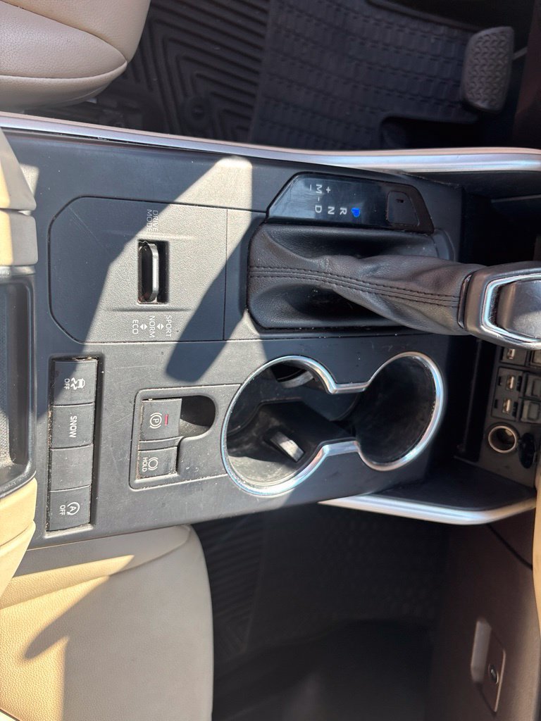Used 2021 Toyota Highlander XLE FWD image 7