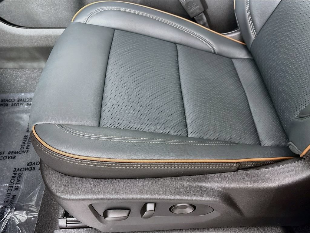 New 2026 GMC Yukon XL AT4 AWD/4WD image 19