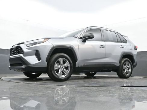 Used 2025 Toyota RAV4 LE image 27