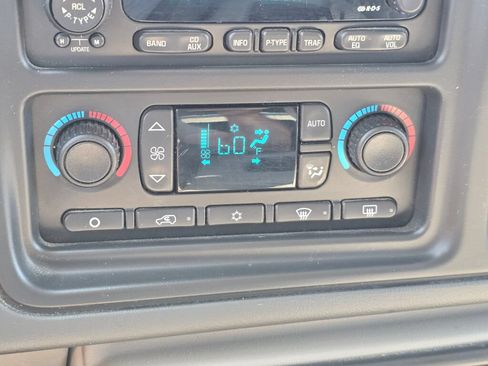 Used 2004 GMC Yukon SLE w/ Sound System Plus Package AWD/4WD image 34