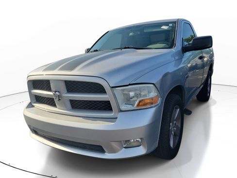 Used 2012 RAM 1500 Express RWD image 3