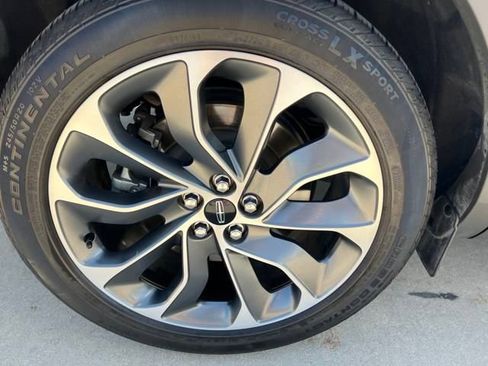 Used 2023 Lincoln Nautilus Reserve w/ Equipment Group 201A image 11