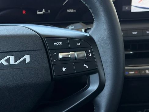 Used 2025 Kia K4 EX FWD image 28