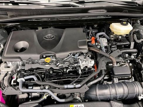 Used 2025 Toyota Camry SE image 9