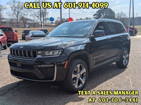 New 2026 Jeep Grand Cherokee Limited AWD/4WD image 1