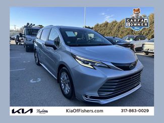 Used 2022 Toyota Sienna Platinum video 1