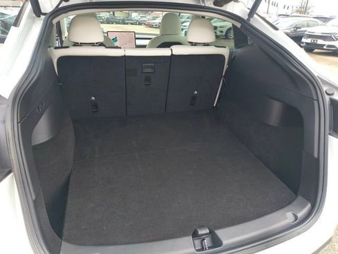 Used 2021 Tesla Model Y Long Range image 24