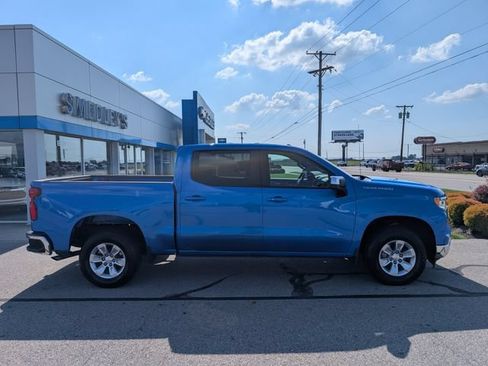 Used 2025 Chevrolet Silverado 1500 LT AWD/4WD image 2