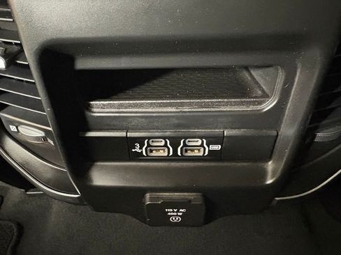Used 2019 RAM 1500 Laramie AWD/4WD image 39