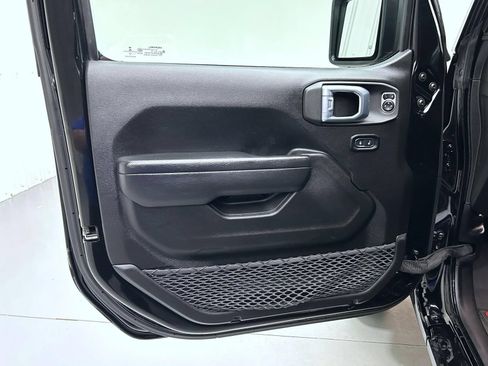 Used 2022 Jeep Wrangler Unlimited Sport AWD/4WD image 9
