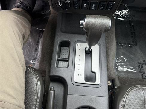 Used 2016 Nissan Frontier PRO-4X w/ Pro-4x Luxury Package image 40