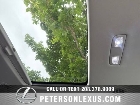 Used 2020 Chevrolet Traverse Premier AWD/4WD image 15