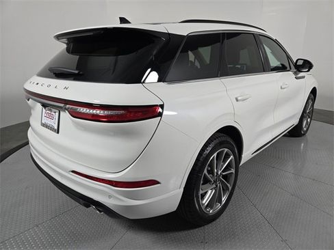 New 2025 Lincoln Corsair Grand Touring image 3