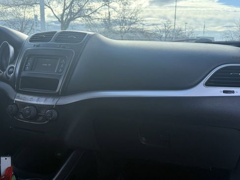 Used 2015 Dodge Journey SXT w/ Flexible Seating Group image 29