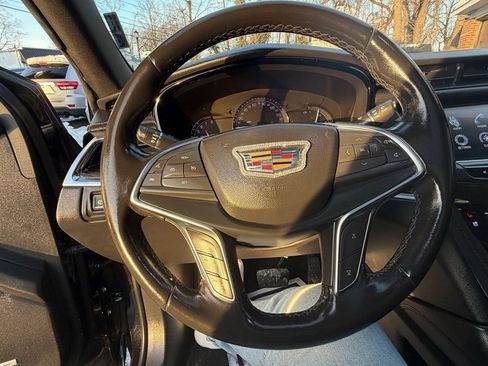 Used 2018 Cadillac XT5 Luxury w/ LPO, Black Ice Package FWD image 13