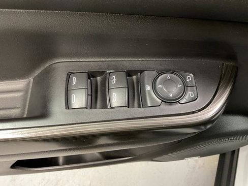 Used 2020 GMC Acadia SLT w/ Driver Alert Package II image 11