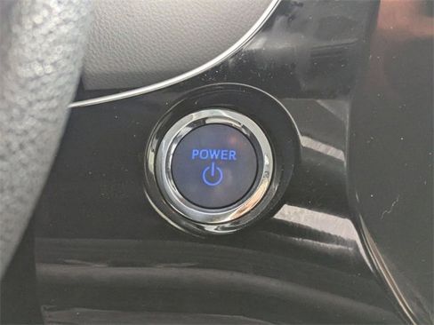 Used 2017 Toyota Prius Two image 17