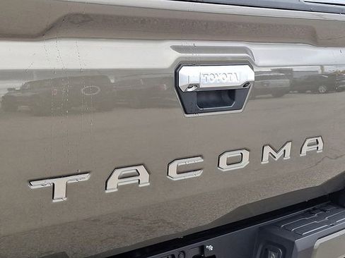Used 2025 Toyota Tacoma Limited image 34
