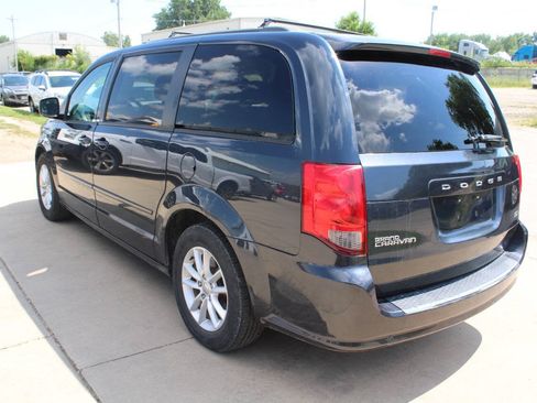 Used 2013 Dodge Grand Caravan SXT w/ Rear Park Assist Pkg FWD image 4