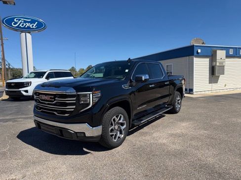 Used 2024 GMC Sierra 1500 SLT w/ SLT Premium Plus Package image 2