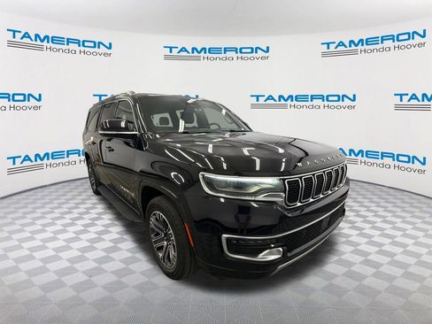 Used 2024 Jeep Wagoneer L Series II RWD image 7