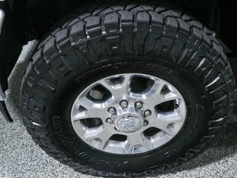 Used 2024 RAM 2500 Laramie AWD/4WD image 11