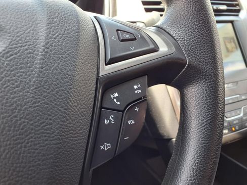 Used 2020 Ford Fusion SE FWD image 26