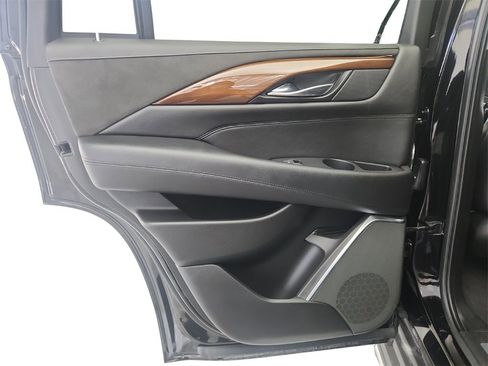Used 2019 Cadillac Escalade Luxury image 25