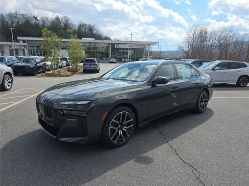 New 2026 BMW 760i xDrive w/ Executive Package image 8