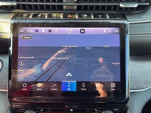 Used 2023 Jeep Grand Cherokee L Limited w/ Black Appearance Package image 25