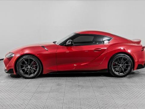 Used 2024 Toyota Supra Premium RWD image 3