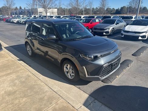 Certified 2025 Kia Soul LX image 8