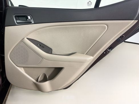 Used 2015 Kia Optima LX FWD image 27