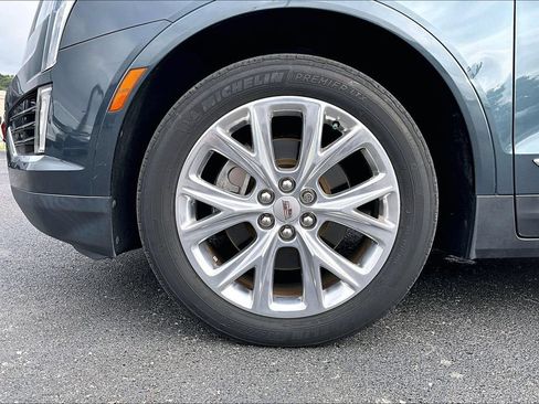 Used 2019 Cadillac XT5 Luxury w/ LPO, Radiant Package FWD image 2