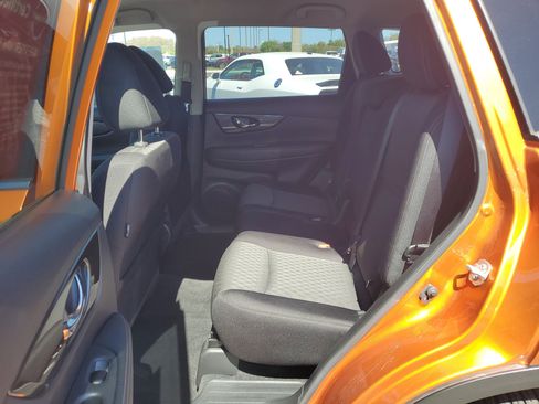 Certified 2020 Nissan Rogue SV image 16