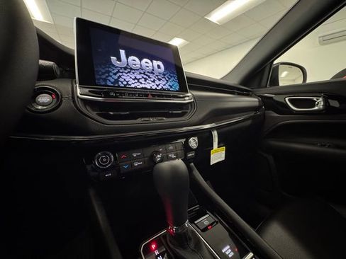 New 2026 Jeep Compass Latitude image 15