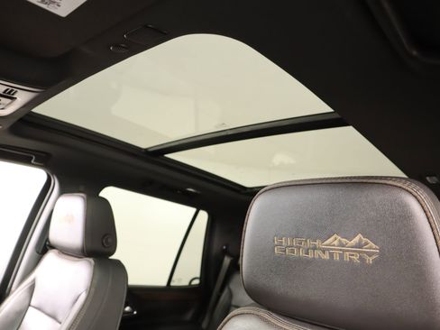 Used 2022 Chevrolet Tahoe High Country image 16