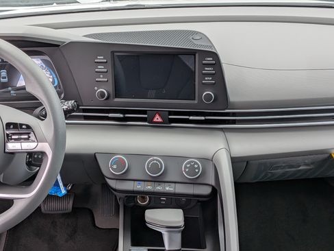 New 2026 Hyundai Elantra Limited FWD image 16