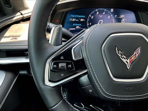 Used 2021 Chevrolet Corvette Stingray Premium Conv w/ Z51 Performance Package RWD image 18