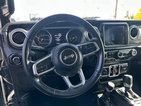 Used 2019 Jeep Wrangler Unlimited Sahara w/ Uconnect 4C Nav & Sound Group AWD/4WD image 19