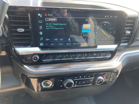 Used 2023 Chevrolet Silverado 1500 LT image 12