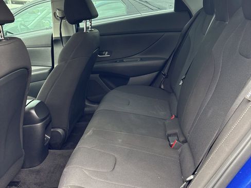 Used 2024 Hyundai Elantra SE image 17