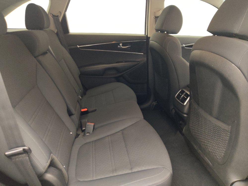 Used 2020 Kia Sorento S FWD image 19
