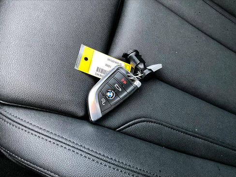 Used 2020 BMW 330i Sedan w/ Convenience Package image 31