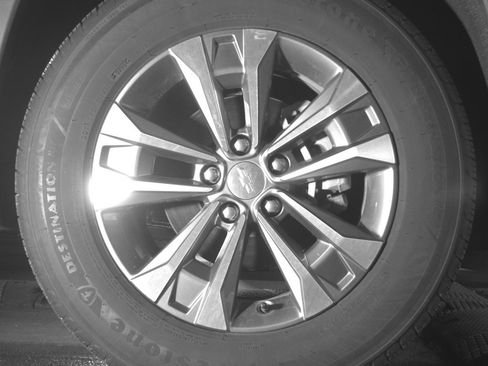 Used 2025 Chevrolet Equinox LT FWD image 13