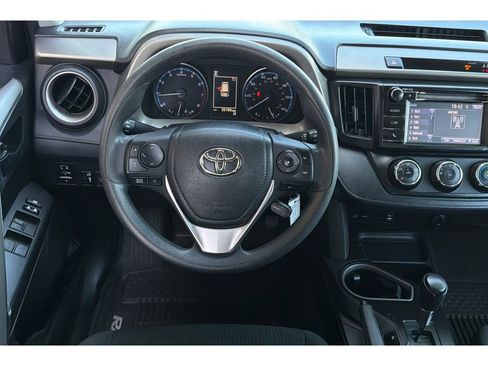 Used 2018 Toyota RAV4 LE w/ All Weather Liner Package FWD image 15