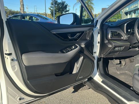 Certified 2025 Subaru Outback Onyx Edition XT w/ Popular Package #2 image 7