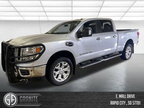 Used 2019 Nissan Titan SV w/ SV Convenience Package AWD/4WD image 1